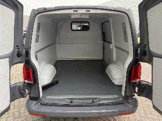Volkswagen Transporter 150 PK Edition Autom picture 21