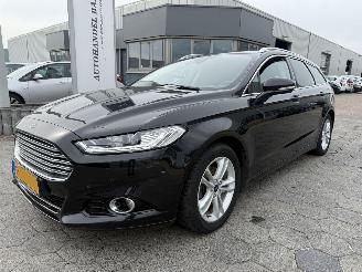 uszkodzony samochody osobowe Ford Mondeo Wagon 1.5 Titanium 2015/3