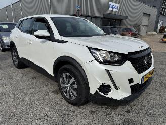 Peugeot 2008 1.2 PureTech Active picture 3