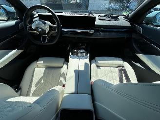 BMW 5-serie Touring 550e xDrive picture 16