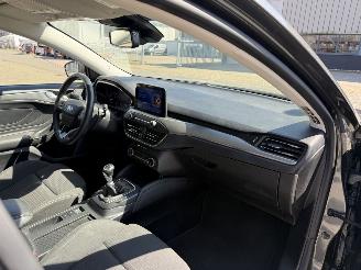 Ford Focus Wagon 1.0 EcoBoost Active Business picture 16