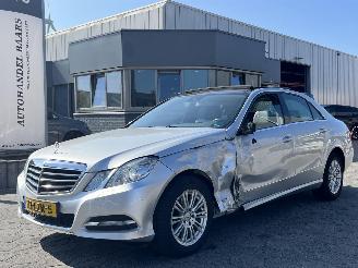 krockskadad bil auto Mercedes E-klasse 300 CDI Avantgarde AUTOMAAT PANO 2010/7