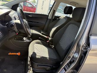 Hyundai I-20 1.2i i-Deal picture 9