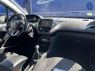 Peugeot 208 1.2 PureTech Blue Lease Executive picture 17