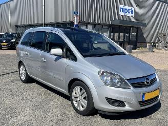 Opel Zafira 1.8 Cosmo picture 3