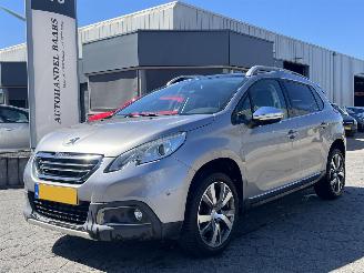 Voiture accidenté Peugeot 2008 1.2 PureTech Allure 2015/8