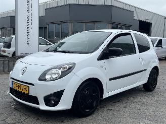 Vaurioauto  passenger cars Renault Twingo 1.2-16V Collection 2011/1