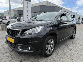 Unfallwagen Peugeot 2008 1.2 PureTech Blue Lion 2018/1