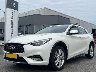 Vaurioauto  passenger cars Infiniti Q30 1.6t Premium 2016/3