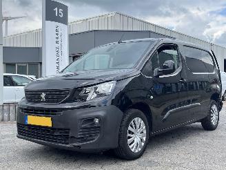 krockskadad bil bedrijf Peugeot Partner 1.6 BlueHDI Pro Long 2019/4