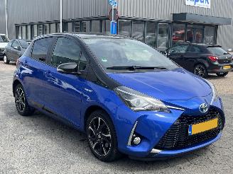 Toyota Yaris 1.5 Hybrid Bi-Tone picture 3
