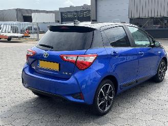Toyota Yaris 1.5 Hybrid Bi-Tone picture 4