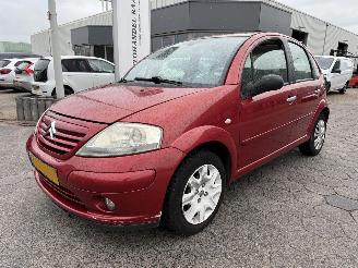 uszkodzony samochody osobowe Citroën C3 1.4i Exclusive 2003/10