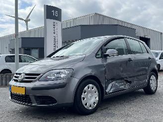 skadebil auto Volkswagen Golf plus 1.4 FSI Bus.line 2005/11