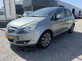 damaged passenger cars Opel Corsa 1.4-16V \'111\' Edition 2010/10