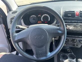 Kia Picanto 1.0 Bling picture 18