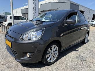 Voiture accidenté Mitsubishi Space-star 1.2 Intense+ 2013/3