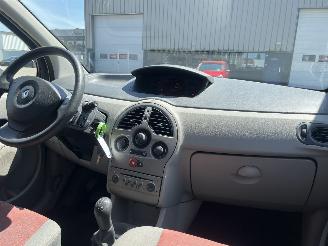 Renault Modus 1.4-16V Dynamique Comfort picture 10