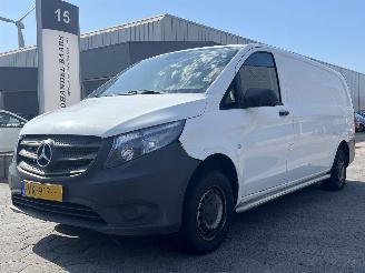 Schadeauto Mercedes Vito 111 CDI Functional Extra Lang 2015/10