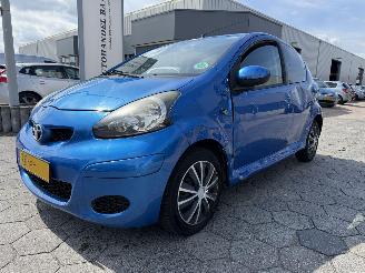 Voiture accidenté Toyota Aygo 1.0-12V Dynamic Navigator 2011/10