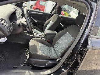 Ford Mondeo 1.6-16V Trend picture 10
