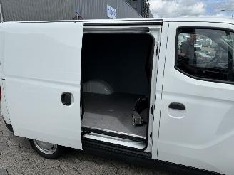 Maxus eDeliver3 3 L1 50 kWh picture 12