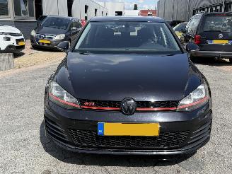 krockskadad bil auto Volkswagen Golf TSI 2013/11
