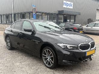 Damaged car BMW 3-serie 330e 2023/7