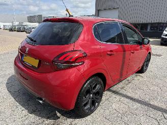 Peugeot 208 1.2 PureTech GT-line picture 4
