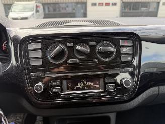 Volkswagen Up! 1.0 move up! BlueMotion picture 17