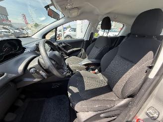 Peugeot 208 1.2 PureTech Blue Lion picture 13