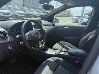 Mercedes B-klasse 180 Ambition AUTOMAAT picture 14