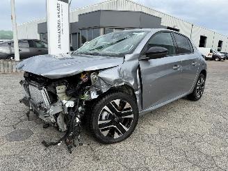 Voiture accidenté Peugeot 208 1.2 Hybrid 110 e-DCS6 Allure 2026/3