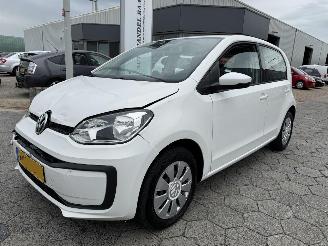 damaged passenger cars Volkswagen Up! 1.0 BMT move up! 2017/2