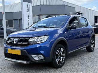 krockskadad bil auto Dacia Sandero 1.0 TCe Stepway Serie Limitee 15th Anniv. 2020/7