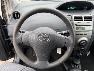 Toyota Yaris 1.0 VVTi Acces picture 15