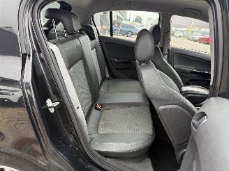 Opel Corsa 1.4-16V Cosmo picture 17