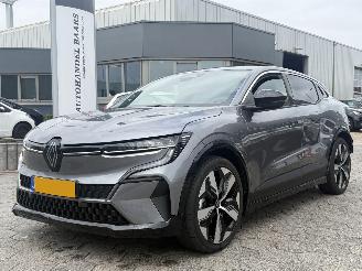 Damaged car Renault Mégane E-Tech comfort range techno 60 kWh 2025/3