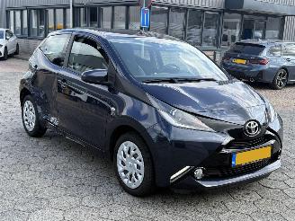 Toyota Aygo 1.0 VVT-i x-nav picture 3
