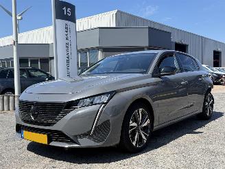 Vaurioauto  passenger cars Peugeot 308 1.2 PureTech Allure 2023/1