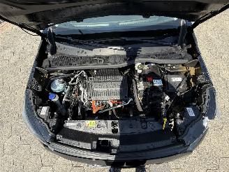 Peugeot e-2008 EV Allure Pack 50 kWh picture 7
