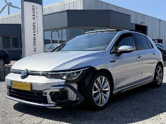 skadebil auto Volkswagen Golf 1.5 TSI R-Line Business PANO AUTOMAAT 2021/1