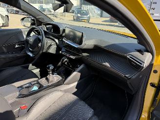 Peugeot 208 1.2 PureTech GT picture 19
