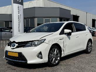 uszkodzony samochody osobowe Toyota Auris Touring Sports 1.8 Hybrid Lease Pro 2013/3