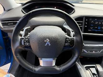 Peugeot 308 SW 1.2 PureTech Blue Lease Allure picture 16