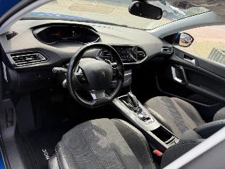 Peugeot 308 SW 1.2 PureTech Blue Lease Allure picture 15
