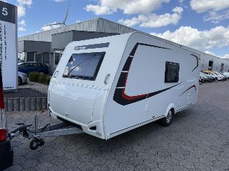 Vaurioauto  caravans Sterckeman  Easy Comfort 490SE Stapelbed 2025/6