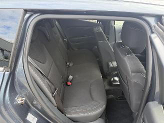 Renault Clio Estate 0.9 TCe Limited picture 12