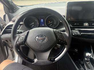 Toyota CH-R 1.8 Hybrid Premium picture 17