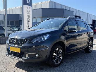 skadebil auto Peugeot 2008 1.2 PureTech Allure 2017/8